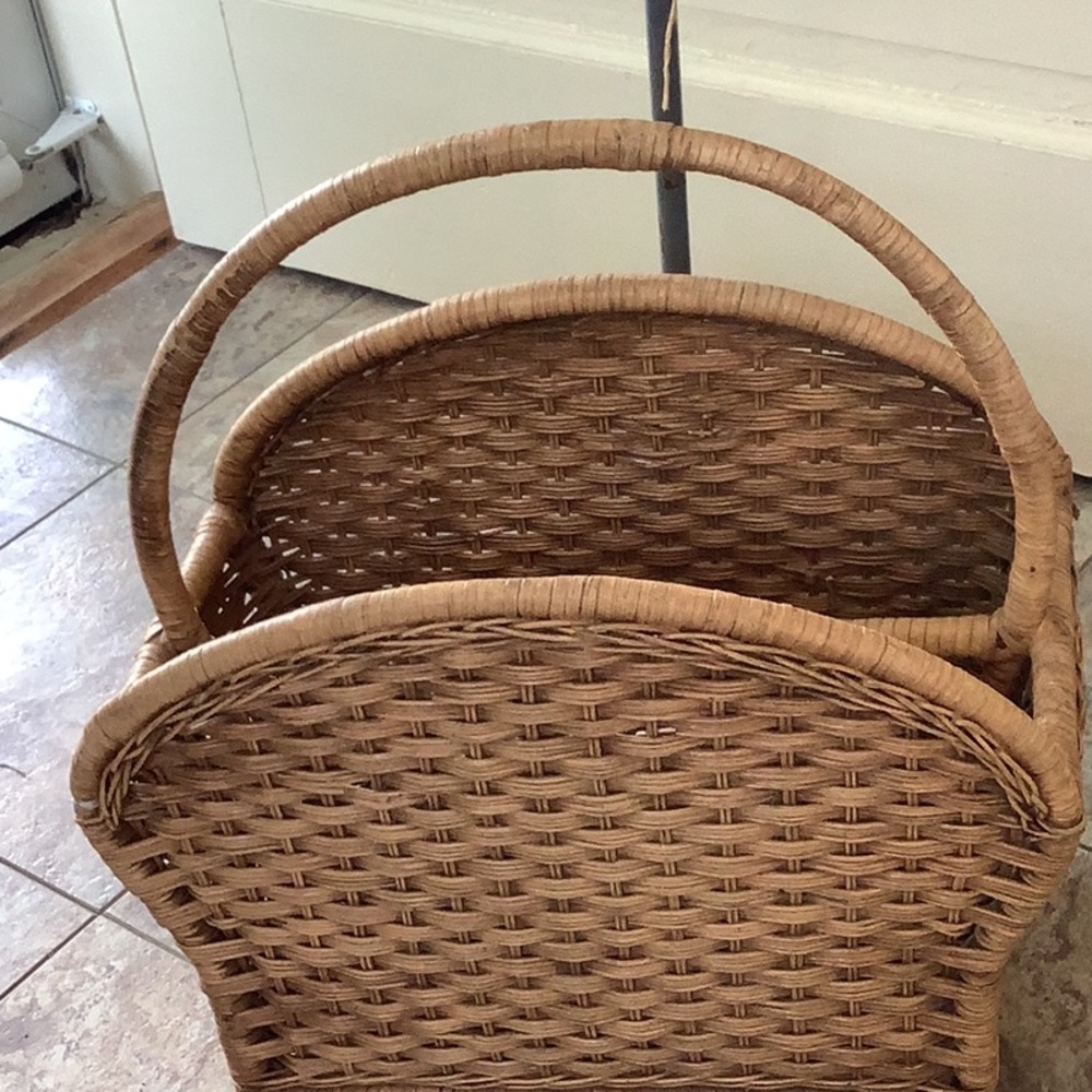 Vintage Rattan Wicker Magazine Rack Basket - Picture 2 of 7